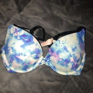 Cloudyish pink bra